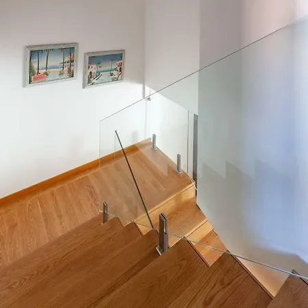 Private Modern Home, Fully Equipped 7kms To Centre Tatil Evi