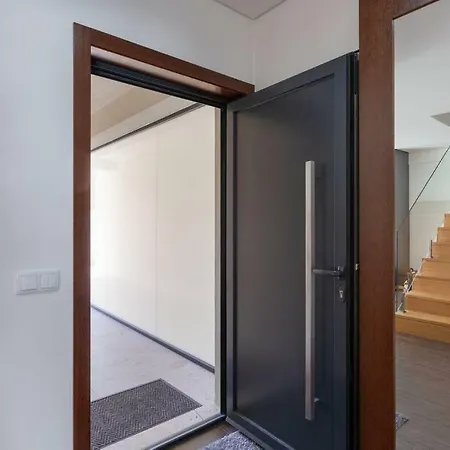 Private Modern Home, Fully Equipped 7kms To Centre Tatil Evi Braga